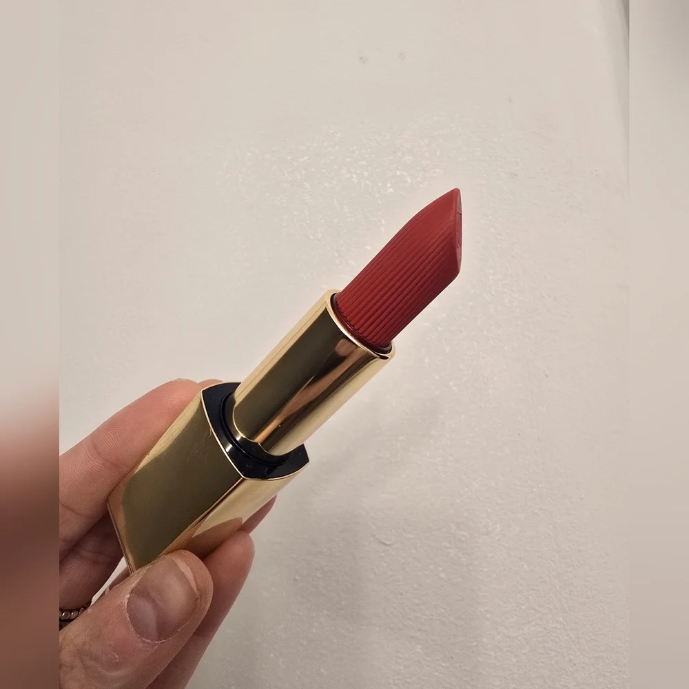 Estee Lauder experience luxurious